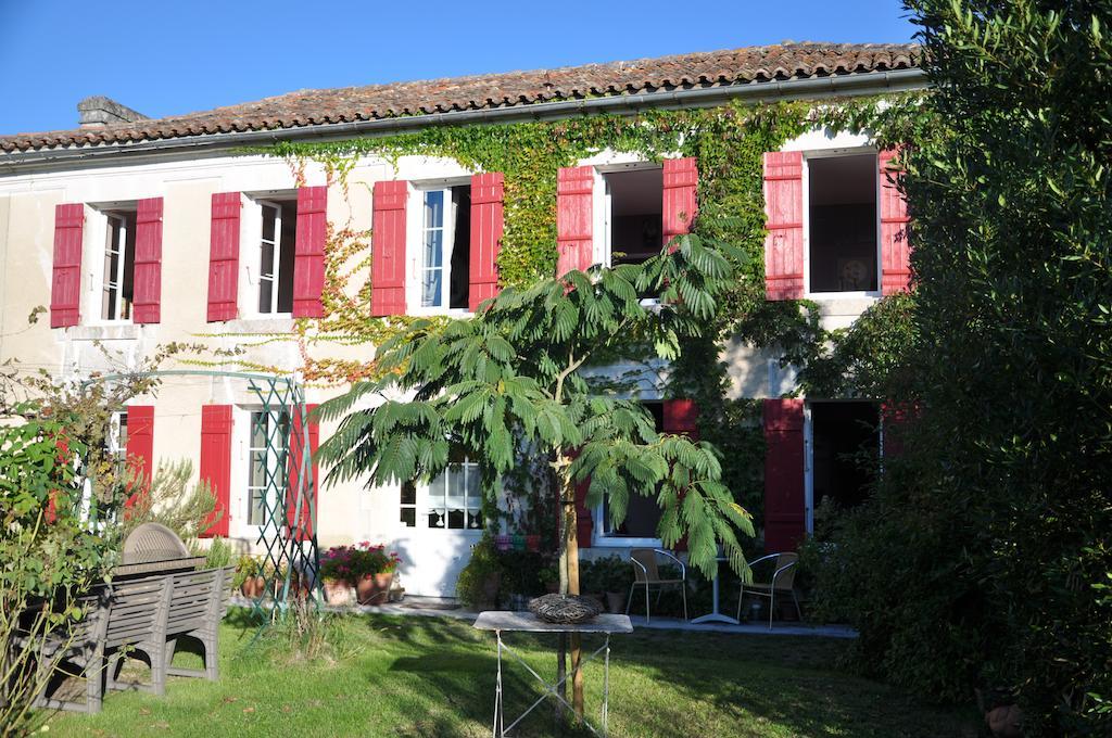 Bed and Breakfast La Maison De Rose Brossac Exterior foto